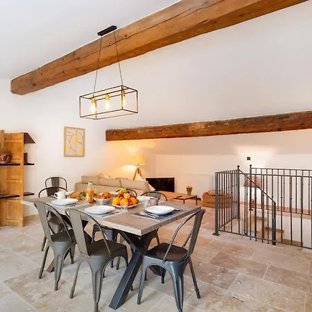 Longue Vie Au Roi - Vue Enchanteresse Apartman