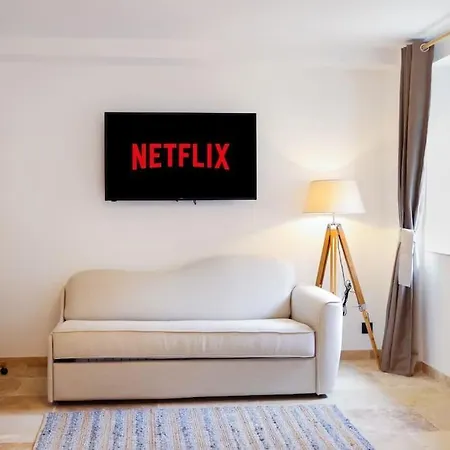 Longue Vie Au Roi - Vue Enchanteresse Appartement *