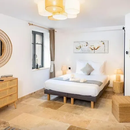 Longue Vie Au Roi - Vue Enchanteresse דירה קרקסון