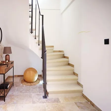 Longue Vie Au Roi - Vue Enchanteresse Appartement *