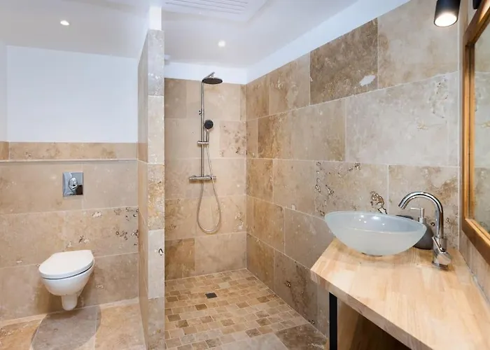 Longue Vie Au Roi - Vue Enchanteresse *