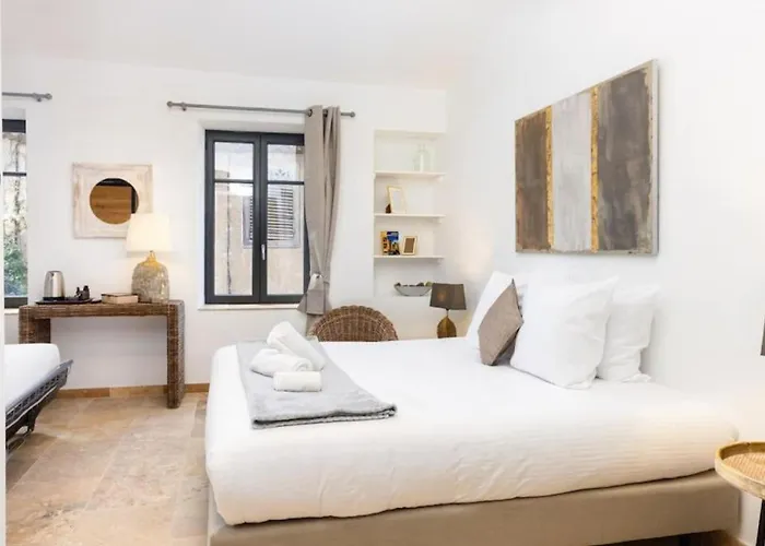 Longue Vie Au Roi - Vue Enchanteresse