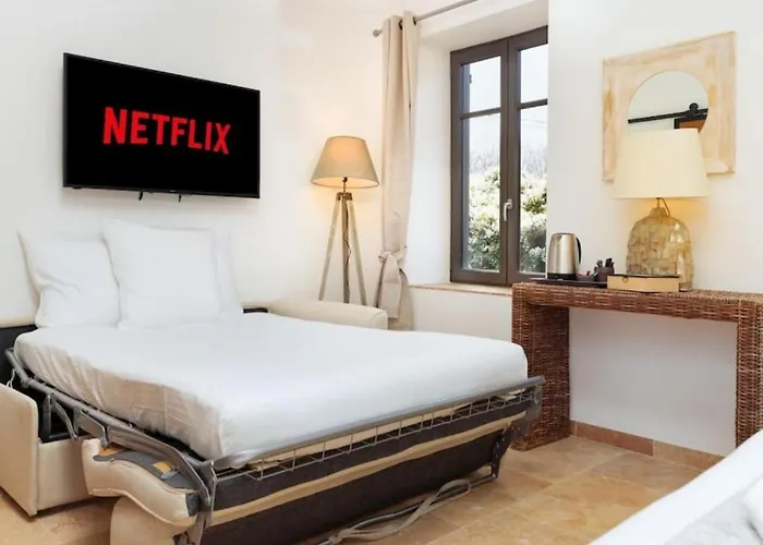 Longue Vie Au Roi - Vue Enchanteresse Daire