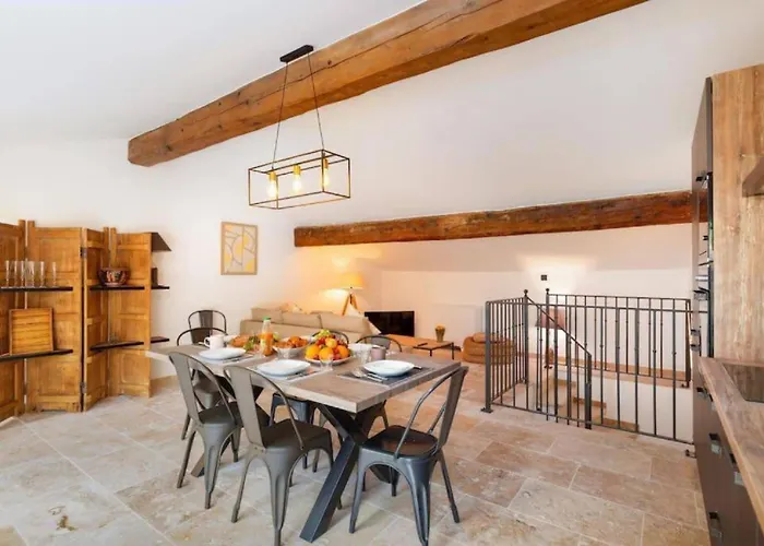 Longue Vie Au Roi - Vue Enchanteresse *